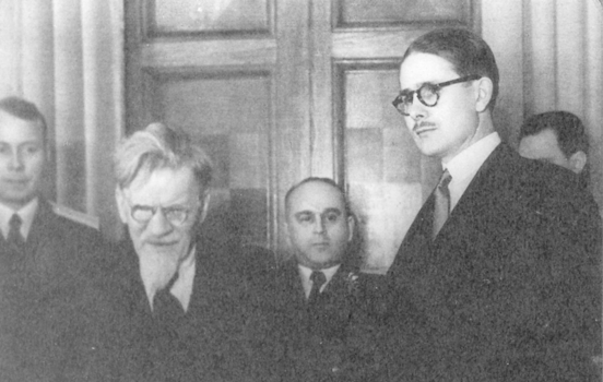 Pétur Benediktsson sendiherra og M.I. Kalinin forseti Sovétríkjanna við afhendingu trúnaðarbréfs í Moskvu, 10. maí 1944.