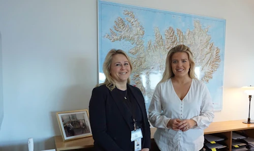 Sigríður Björk Guðjónsdóttir og Áslaug Arna Sigurbjörnsdóttir dómsmálaráðherra
