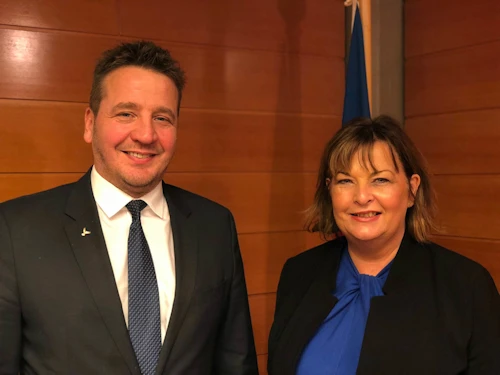 Ráðherra ásamt Fiona Hyslop