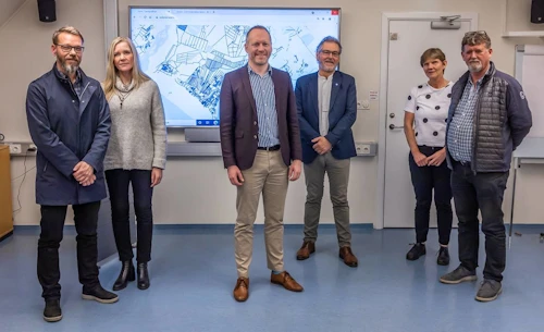 Opnun upplýsingavefs um votlendi. F.v. Sigmundur Helgi Brink sérfræðingur og Þórunn W. Pétursdóttir frá Landgræðslunni, Guðmundur I. Guðbrandsson umhverfis- og auðlindaráðherra, Árni Bragason landgræðslustjóri, Fanney Ósk Gísladóttir og Jón Guðmundsson frá Landbúnaðarháskóla Íslands.