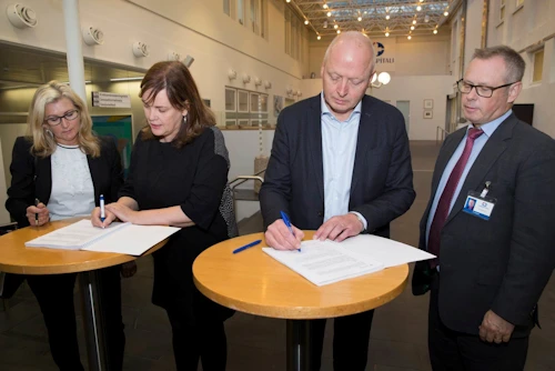 Undirritun samnings um fullnaðarhönnun rannsóknahúss Landspítala
