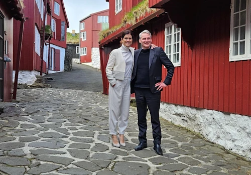 Þórdís Kolbrún Reykfjörð Gylfadóttir utanríkisráðherra og Høgni Hoydal, utanríkisráðherra Færeyja, eftir fund þeirra í Tinganesi.