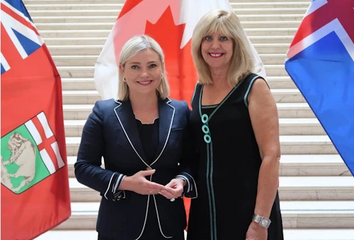 Lilja Alfreðsdóttir mennta- og menningarmálaráðherra og Cathy Cox menningar- og íþróttamálaráðherra Manitoba.