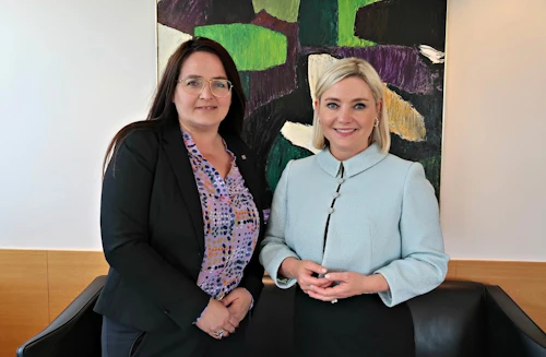 Hanna Jensen, mennta- og vísindamálaráðherra Færeyja og Lilja Alfreðsdóttir mennta- og menningarmálaráðherra.