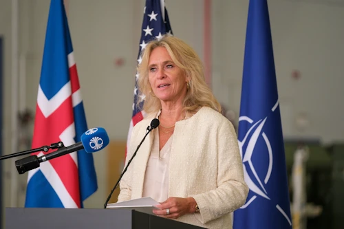 Þorgerður Katrín Gunnarsdóttir utanríkisráðherra flytur ávarp við setningu Norður-Víkings.