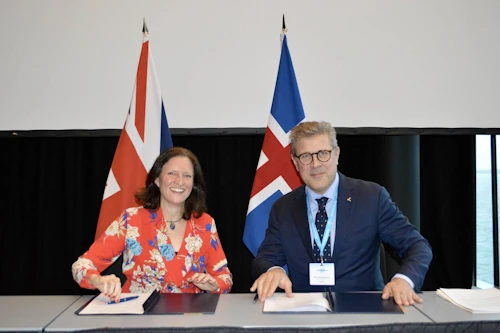 Dr. Bryony Mathew, sendiherra Bretlands á Íslandi, og Bjarni Benediktsson, utanríkisráðherra.