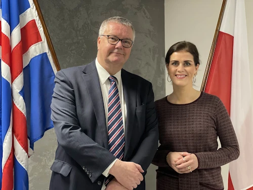 Hannes Heimisson sendiherra og Þórdís Kolbrún Reykfjörð Gylfadóttir utanríkisráðherra
