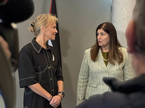 Þorgerður Katrín Gunnarsdóttir með Dr. Varsen Aghabekian, utanríkisráðherra Palestínu, á fundinum í morgun.