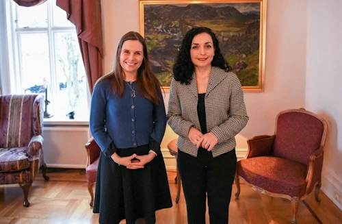 Katrín Jakobsdóttir forsætisráðherra og Vjosa Osmani forseti Kósovó