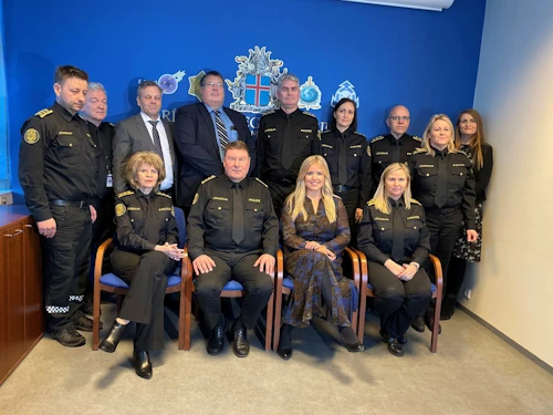 Lögregluráð ásamt dómsmálaráðherra.