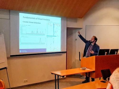 Dr. Jassim Happa á námskeiði um netöryggismál í ágúst 2018.