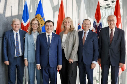 Þorgerður Katrín Gunnarsdóttir utanríkisráðherra ásamt Kurt Jager, framkvæmdastjóra EFTA, Sabine Monauni, utanríkisráðherra Lichtenstein, Nguyen Sinh Nhat Tan, iðnaðarráðherra Víetnam, Espen Barth Eide, utanríkisráðherra Noregs, og Guy Parmelin forseta Sviss.