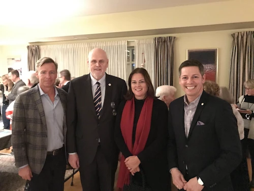 Frá vinstri: Jason Stefanson, Þórður Bjarni Guðjónsson aðalræðismaður, Heather Stefanson, varaforsætisráðherra og ráðherra fjölskyldumál í Manitoba, og Brian Bowman, borgarstjóri Winnipeg.