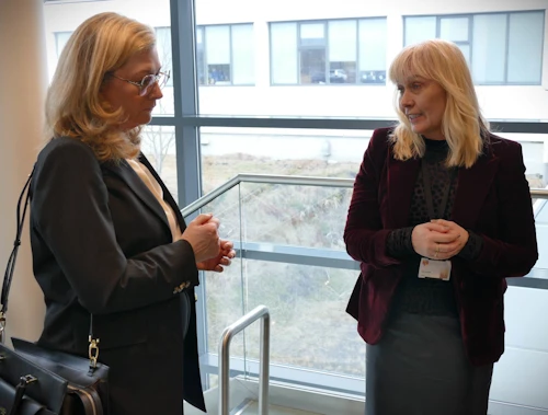 Alma D. Möller heilbrigðisráðherra og Díana Óskarsdóttir forstjóri HSU