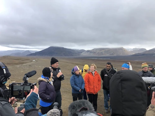 Katrín Jakobsdóttir, forsætisráðherra, ásamt Mary Robinson, fyrrum forseta Írlands, við athöfnina í dag