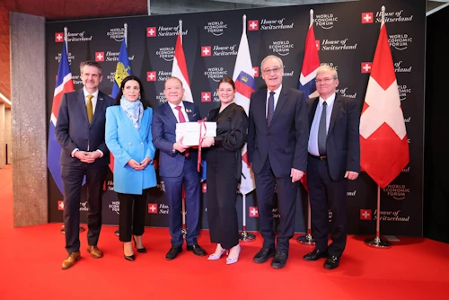 Eftir undirritun fríverslunarsamnings EFTA ríkjanna og Taílands.