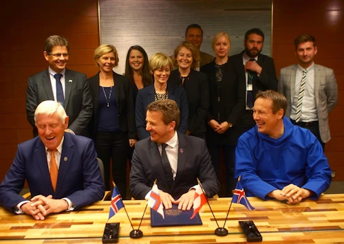Ráðherrarnir þrír við undirritunina