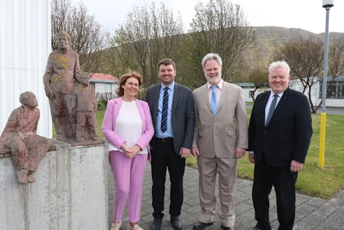Regína Ásvaldsdóttir, bæjarstjóri í Mosfellsbæ, Ásmundur Einar Daðason, mennta- og barnamálaráðherra, Björn Sævar Einarsson, stjórnarformaður Skálatúns og formaður IOGT á Íslandi og Sigurður Ingi Jóhannsson, innviðaráðherra