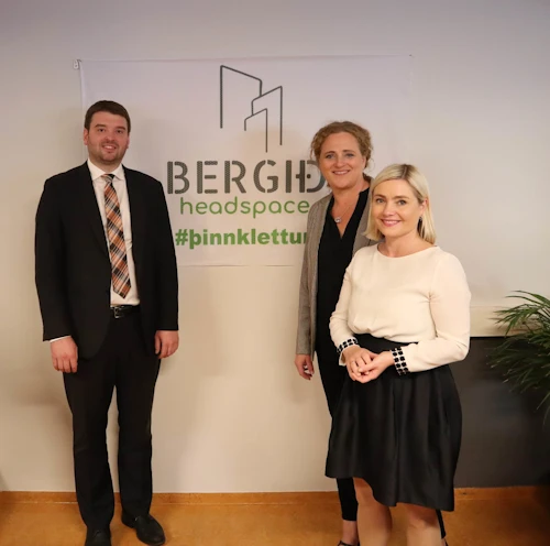 Ásmundur Einar Daðason félags- og barnamálaráðherra, Sigurþóra Bergsdóttir, annar stofnandi Bergsins Headspace og Lilja Dögg Alfreðsdóttir mennta- og menningarmálaráðherra við opnunina fyrr í dag.