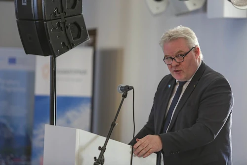 Sigurður Ingi Jóhannsson, samgöngu- og sveitarstjórnarráðherra, flytur ávarp á ársfundi Byggðastofnunar á Siglufirði.