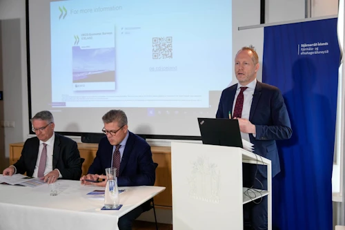 Guðmundur Ingi Guðbrandsson við kynningu skýrslunnar 