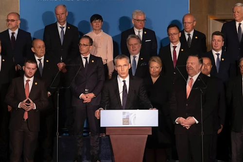 Jens Stoltenberg, frkvstj. Atlantshafsbandalagsins, flutti ávarp í móttöku utanríkisráðherra Bandaríkjanna í Andrew Mellon-salnum í gærkvöld