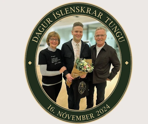 Ari Eldjárn ásamt foreldrum sínum Unni Ólafsdóttur og Þórarni Eldjárn á degi íslenskrar tungu. Rithöfundurinn Þórarinn Eldjárn faðir Ara hlaut sömu verðlaun árið 1998.