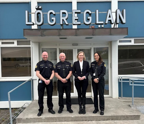 Jóhannes Sigfússon og Skarphéðinn Aðalsteinsson aðstoðaryfirlögregluþjónar, Guðrún Hafsteinsdóttir dómsmálaráðherra og Páley Borgþórsdóttir lögreglustjóri á Norðurlandi eystra.