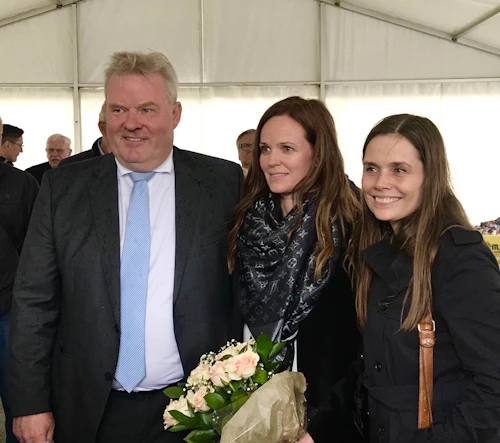 Sigurður Ingi Jóhannsson, samgöngu- og sveitarstjórnarráðherra, Íris Róbertsdóttir, bæjarstjóri Vestmannaeyja, og Katrín Jakobsdóttir, forsætisráðherra 