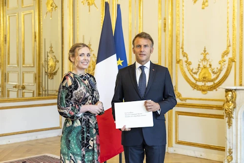 Afhending trúnaðarbréfs í Elysée forsetahöllinni í París