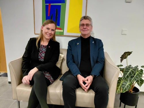 Guðmundur Ingi Kristinsson, mennta- og barnamálaráðherra, og Lene Vågslid, barna-  og fjölskyldumálaráðherra Noregs