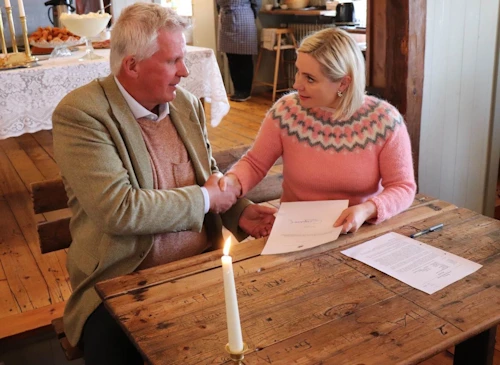 Lilja Alfreðsdóttir mennta- og menningarmálaráðherra og Tryggi Harðarson sveitarstjóri Reykhólahrepps.
