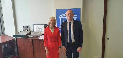 Stefania Giannini, aðstoðarframkvæmdastjóri UNESCO, og Guðmundur Ingi Guðbrandsson, félags- og vinnumarkaðsráðherra. 