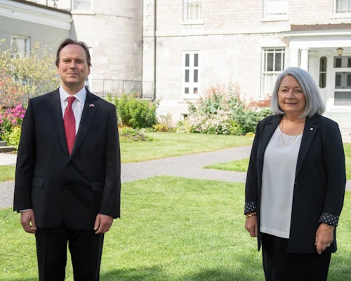 Hlynur Guðjónsson sendiherra Íslands í Kanada og Mary Simons landstjóri Kanada