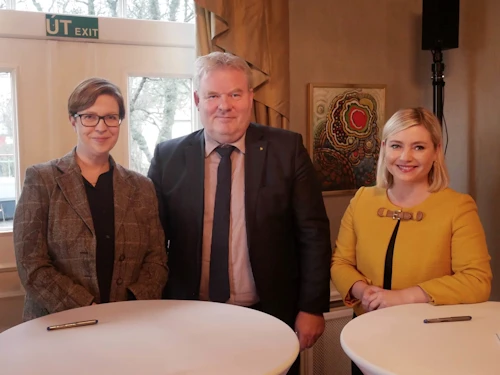 Jóna Árný Þórðardóttir, framkvæmdastjóri Austurbrúar, Sigurður Ingi Jóhannsson, samgöngu- og sveitarstjórnarráðherra, og Lilja Alfreðsdóttir, mennta- og menningarmálaráðherra.