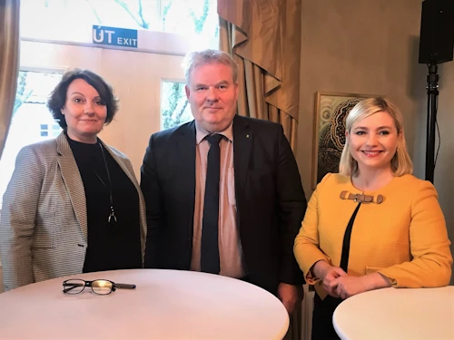 Eva Björk Harðardóttir, formaður stjórnar SASS, Sigurður Ingi Jóhannsson, samgöngu- og sveitarstjórnarráðherra, og Lilja Alfreðsdóttir, mennta- og menningarmálaráðherra.