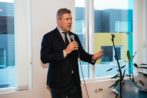 Bjarni Benediktsson flutti ávarp þegar deiglan hóf starfsemi.