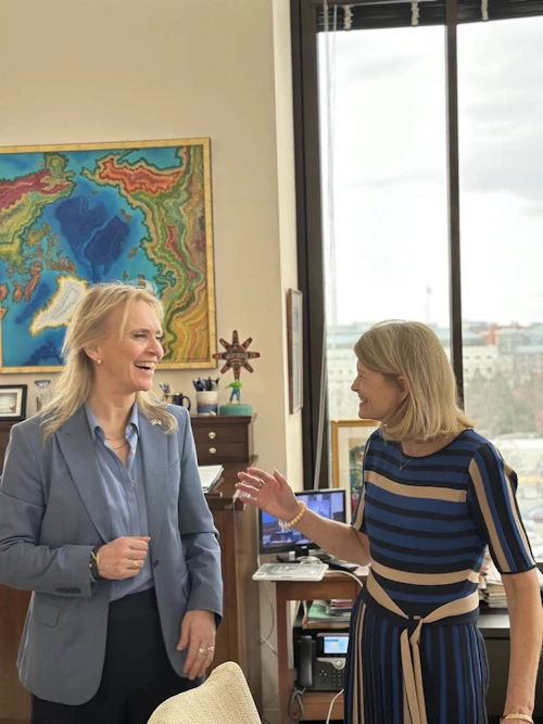 Utanríkisráðherra með Lisu Murkowski.