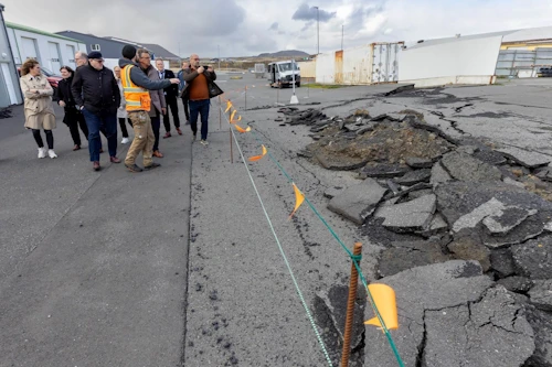 Ummerki eftir jarðhræringar í Grindavík