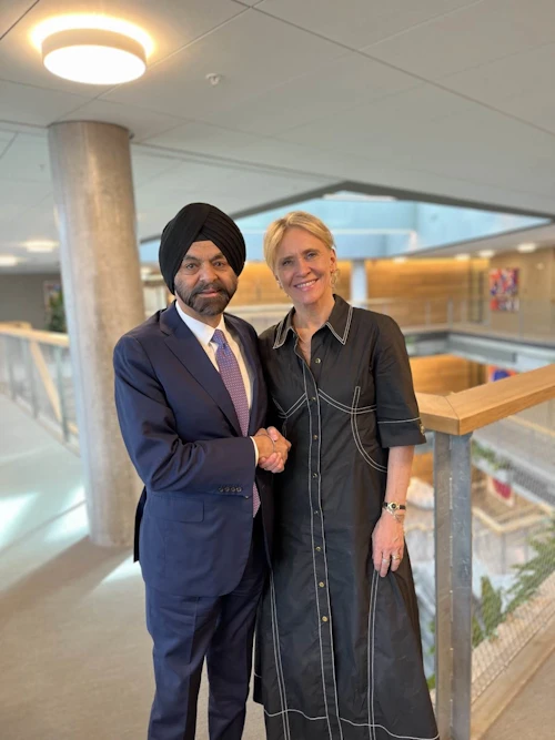 Þorgerður Katrín Gunnarsdóttir utanríkisráðherra átti tvíhliða fund með forseta Alþjóðabankans, Ajay Banga.