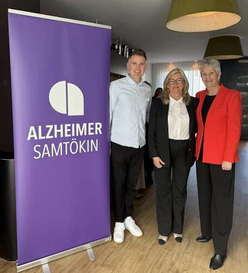 Alma D. Möller heilbrigðisráðherra, Ragnheiður Ríkharðsdóttir stjórnarformaður Alzheimersamtakanna og Guðlaugur Eyjólfsson framkvæmdastjóri