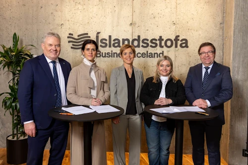 Sigurður Ingi Jóhannsson, fjármála- og efnahagsráðherra, Þórdís Kolbrún Reykfjörð Gylfadóttir utanríkisráðherra, Hildur Árnadóttir, stjórnarformaður Íslandsstofu, Lilja Dögg Alfreðsdóttir, menningar- og viðskiptaráðherra og Pétur Þ. Óskarsson, framkvæmdastjóri Íslandsstofu.