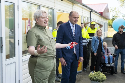 Andrea Rói Sigurbjörns, forstöðumaður sumarbúða í Reykjadal, flutti ávarp við vígslu rampsins.