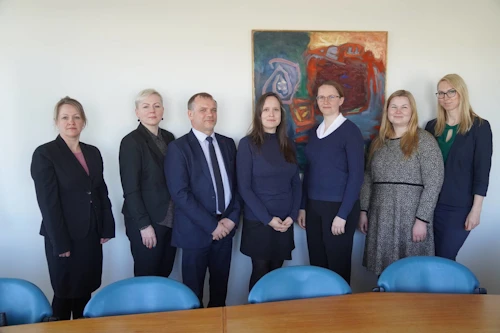 Fulltrúar frá KNAB ásamt ráðgjafa um upplýsingarétt almennings.