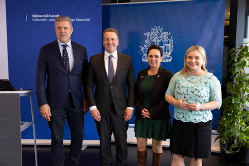 Bjarni Benediktsson forsætisráðherra, Guðlaugur Þór Þórðarson, umhverfis-, orku- og loftslagsráðherra, Bjarkey Olsen Gunnarsdóttir matvælaráðherra og Lilja Alfreðsdóttir menningar- og viðskiptaráðherra kynna uppfærða útgáfu aðgerðaáætlunar í loftslagsmálum. 
