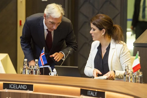 Þórdís Kolbrún og João Gomes Cravinho, varnarmálaráðherra Portúgals