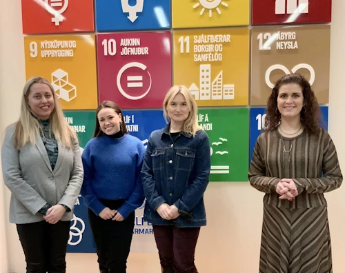 Stella Samúelsdóttir framkvæmdastýra UN Women á Íslandi, Aldís Eik Arnarsdóttir og Bjarney Harðardóttir hjá 66°Norður og Þórdís Kolbrún Reykfjörð Gylfadóttir utanríkis- og þróunarsamvinnuráðherra.