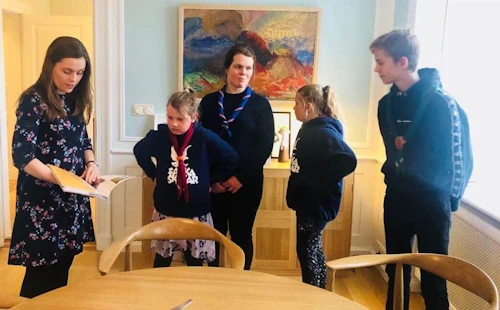 Þuríður, Heiðbrá og Andri skátar úr Garðabæ og Vesturbæ ásamt Mörtu, skátahöfðingja Íslands, heimsóttu Katrínu Jakobsdóttur, forsætisráðherra