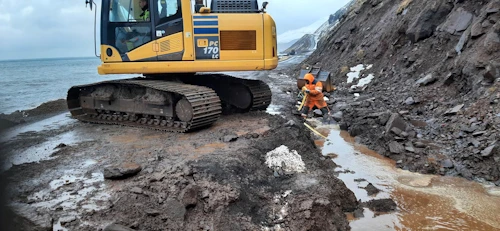 Landslagið í Árneshreppi hefur gert aðstæður til verksins krefjandi.