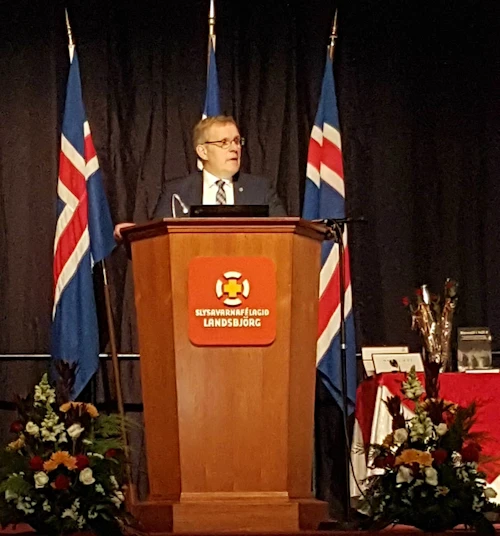 Jón Gunnarsson flutti ávarp við setningu landsþings Slysavarnafélagsins Landsbjargar.